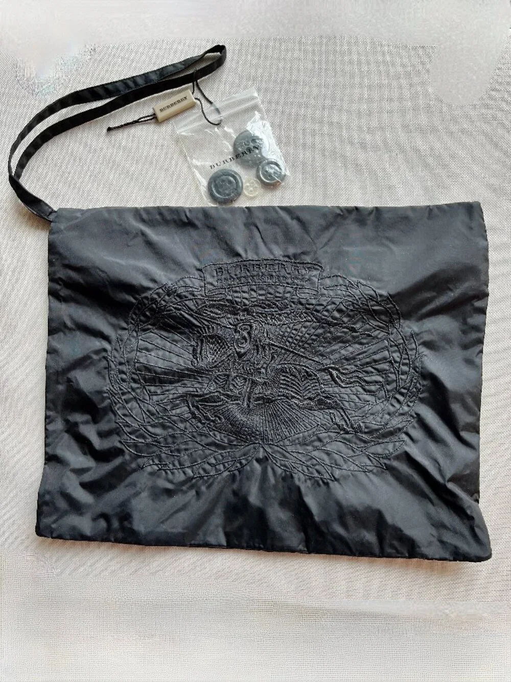Burberry Replacement Buttons Set Sealed in Pouch with EKD Travel Bag